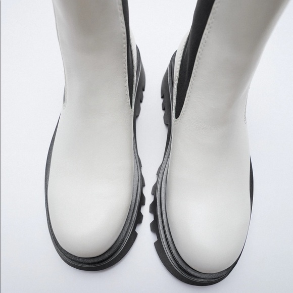 NWT. Zara White Flat Leather Ankle Boots. Size 10. - Picture 4 of 5
